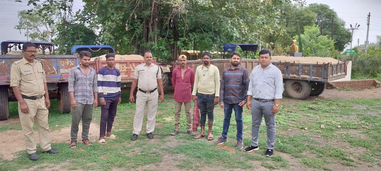 कोसीर और सरसीवां में रेत के अवैध परिवहन में शामिल 06 ट्रैक्टर जप्त