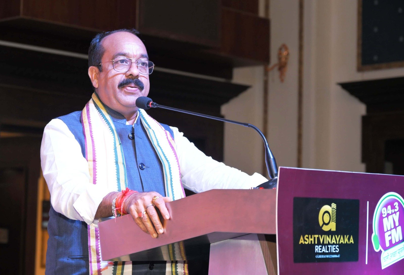 शहर के 35 चिकित्सा विशेषज्ञों और डॉक्टरों का किया सम्मान