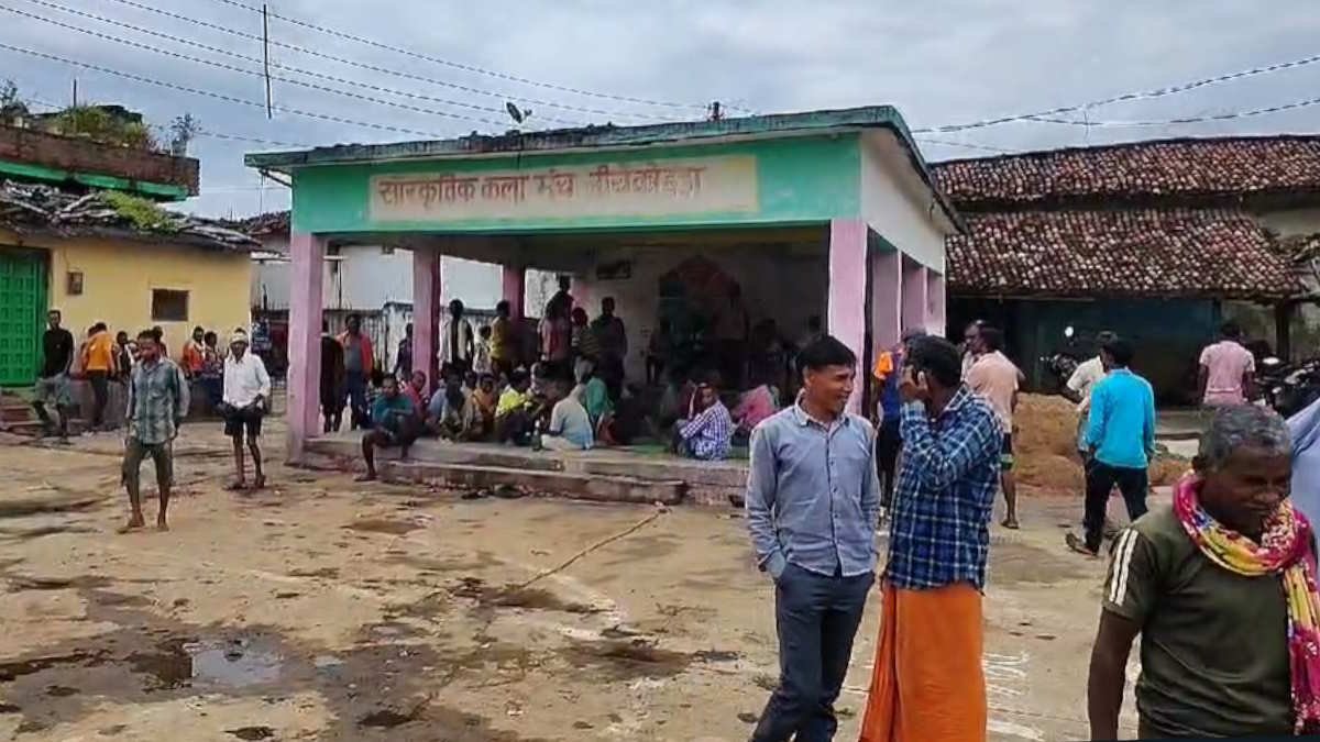 1 माह के अंदर 8 लोगो की हुई मौत गांव में दहसत का माहौल
