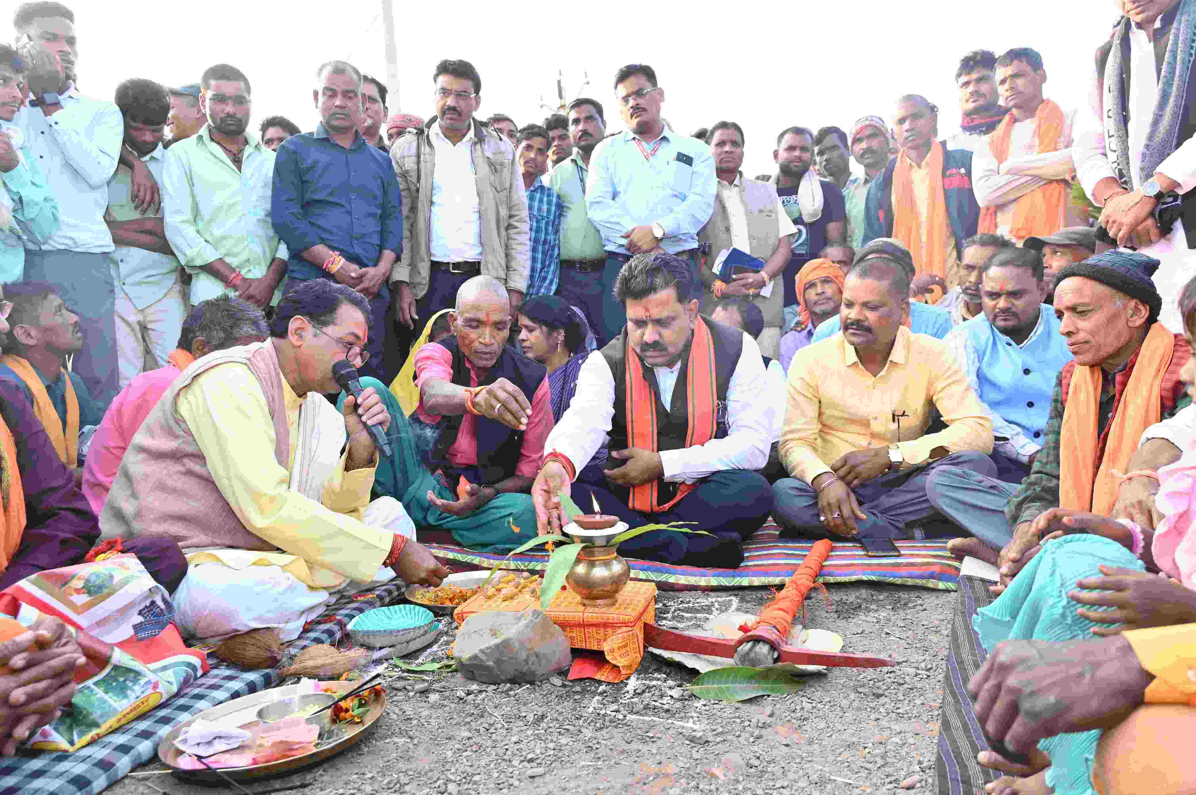 Kaverdha news : उपमुख्यमंत्री श्री विजय शर्मा ने 18 करोड़ रुपये की लागत से दो प्रमुख सड़क निर्माण कार्यों का किया भूमिपूजन
