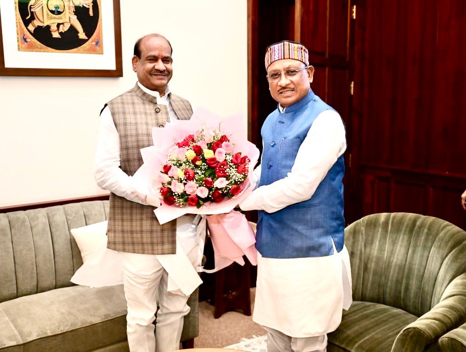 Raipur News : मुख्यमंत्री श्री विष्णुदेव साय ने लोक सभा अध्यक्ष श्री ओम बिड़ला से नई दिल्ली में महत्वपूर्ण मुलाक़ात