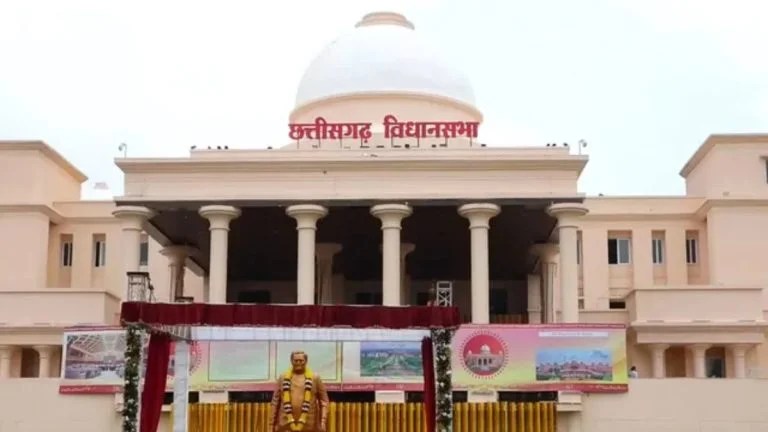 Raipur news : केंद्र का 21,530 करोड़ का 'बम': छत्तीसगढ़ पर आया भारी वित्तीय संकट, महंत ने सरकार को किया बेनकाब