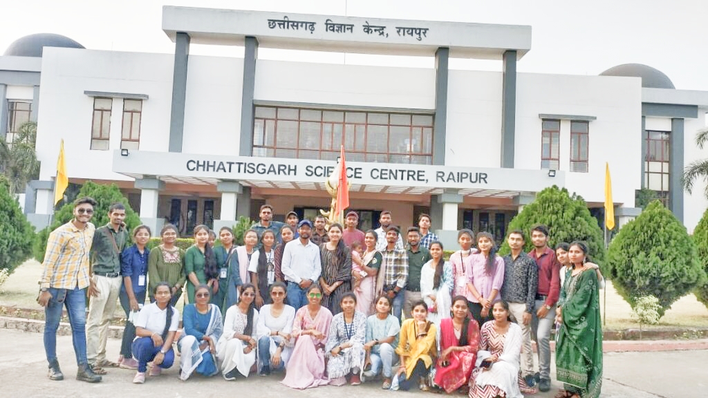 Balod News : बालोद महाविद्यालय के भौतिक शास्त्र विभाग के विद्यार्थियों ने किया विज्ञान विकास केंद्र रायपुर का भ्रमण