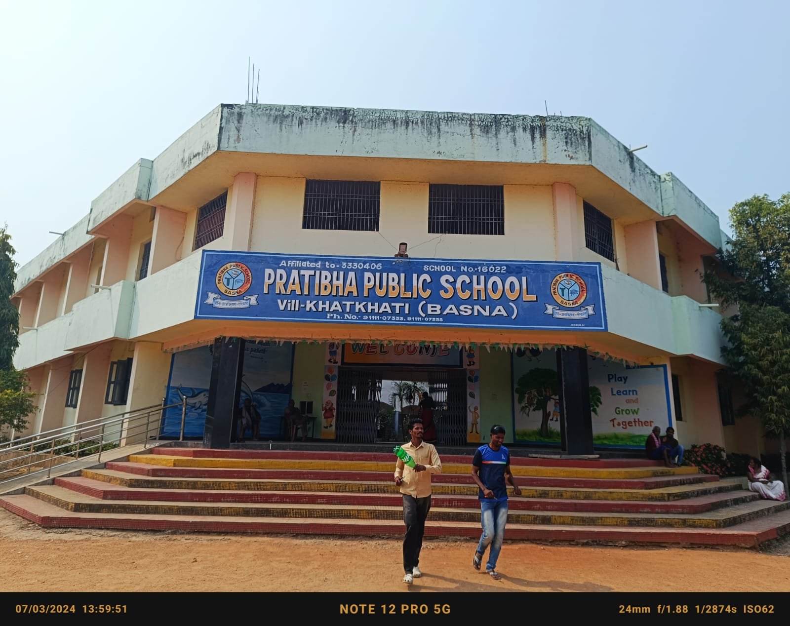 प्रतिभा पब्लिक स्कूल खटखटी बसना में बगैर मान्यता के चल रहे कक्षाओं को किया गया बंद