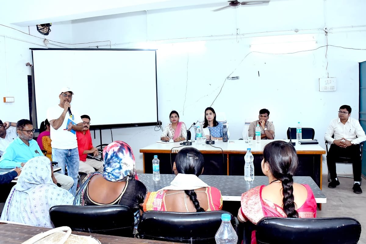खुले में शौचमुक्त स्थायित्व बनाये रखने, कलेक्टर ने किया प्रेरित सरपंच, सचिवों की ली बैठक