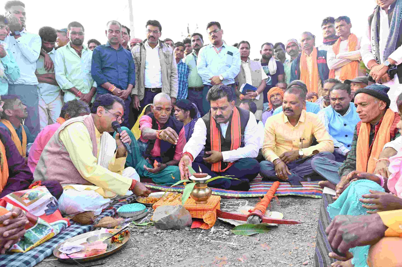 उपमुख्यमंत्री श्री विजय शर्मा ने 18 करोड़ रुपये की लागत से दो प्रमुख सड़क निर्माण कार्यों का किया भूमिपूजन