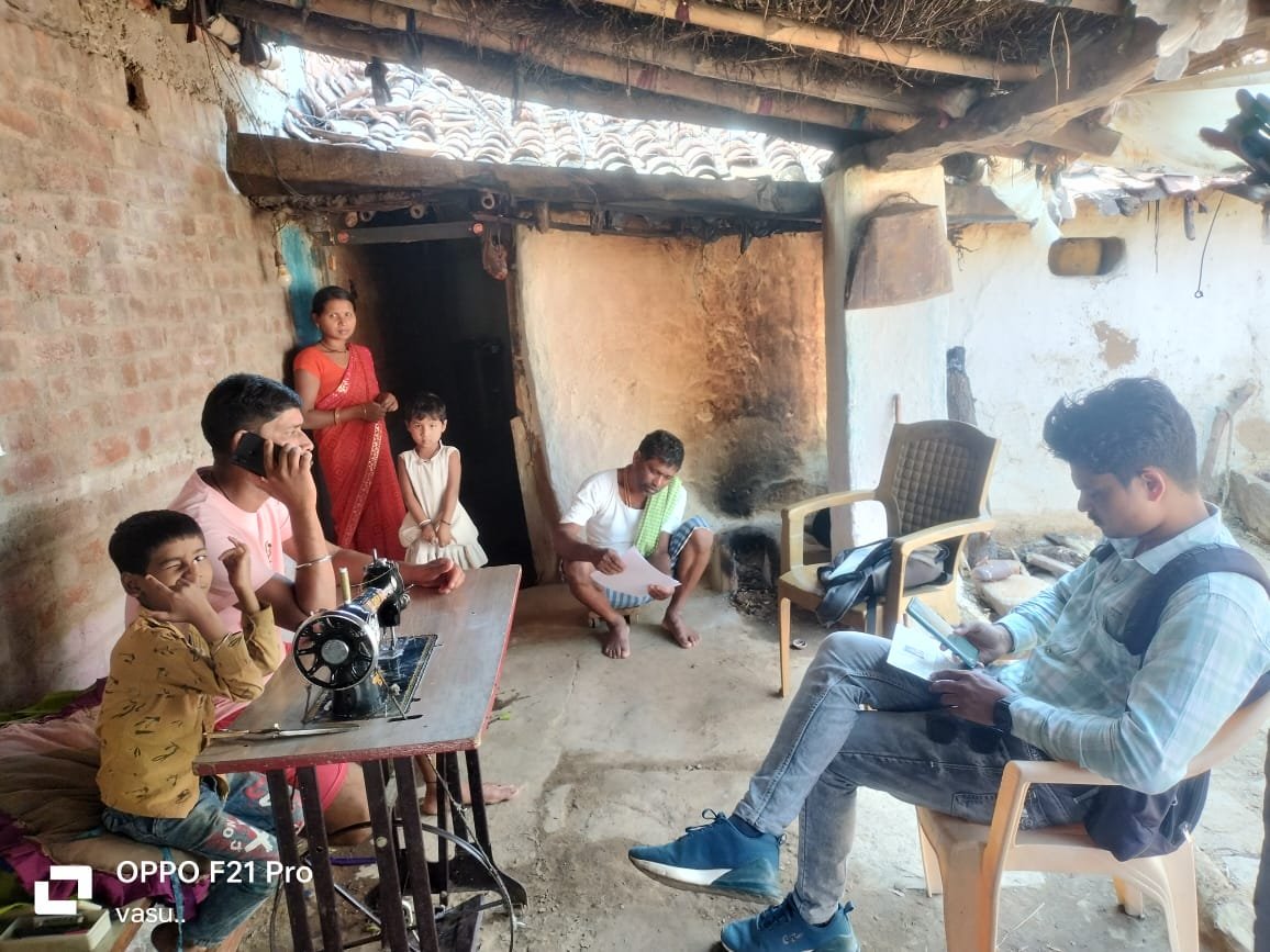 सुशासन तिहार : घर-घर पहुंचकर बनाया जा रहा श्रम कार्ड, आवेदकों को मिली राहत