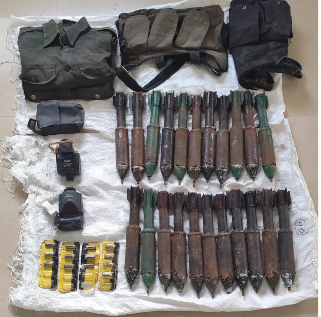 गरियाबंद : नक्सली खजाने पर पुलिस का सिक्का, 46 लाख नकदी समेत IED बमों का डंप भंडाफोड़