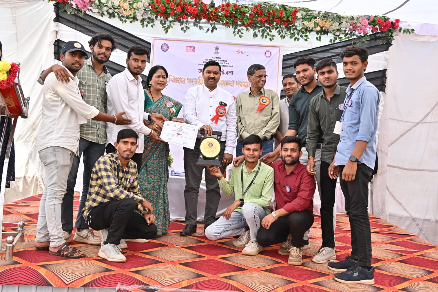 बालोद में राष्ट्रीय सेवा योजना का भव्य जिला स्तरीय सम्मान समारोह, 60 ने किया रक्तदान