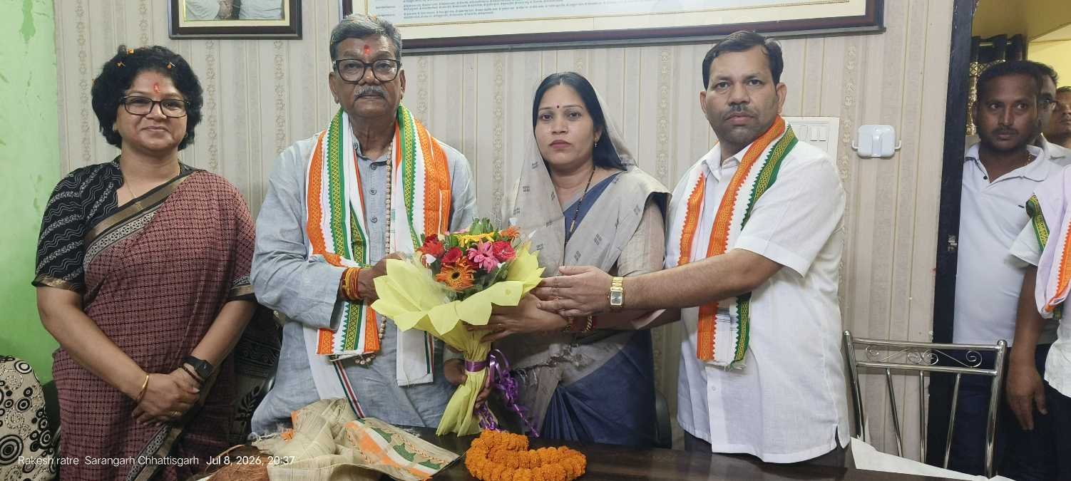 सारंगढ़ में नेता प्रतिपक्ष डॉ. चरणदास महंत का भव्य स्वागत, विधायक निवास में जुटे सैकड़ों कांग्रेस कार्यकर्ता