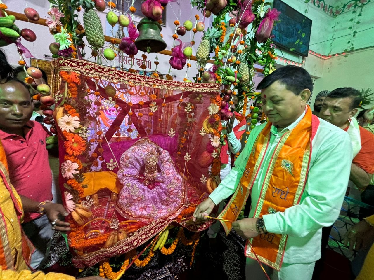 जन्माष्टमी पर कोरबा में आयोजित विभिन्न कार्यक्रमों में मंत्री श्री देवांगन हुए शामिल