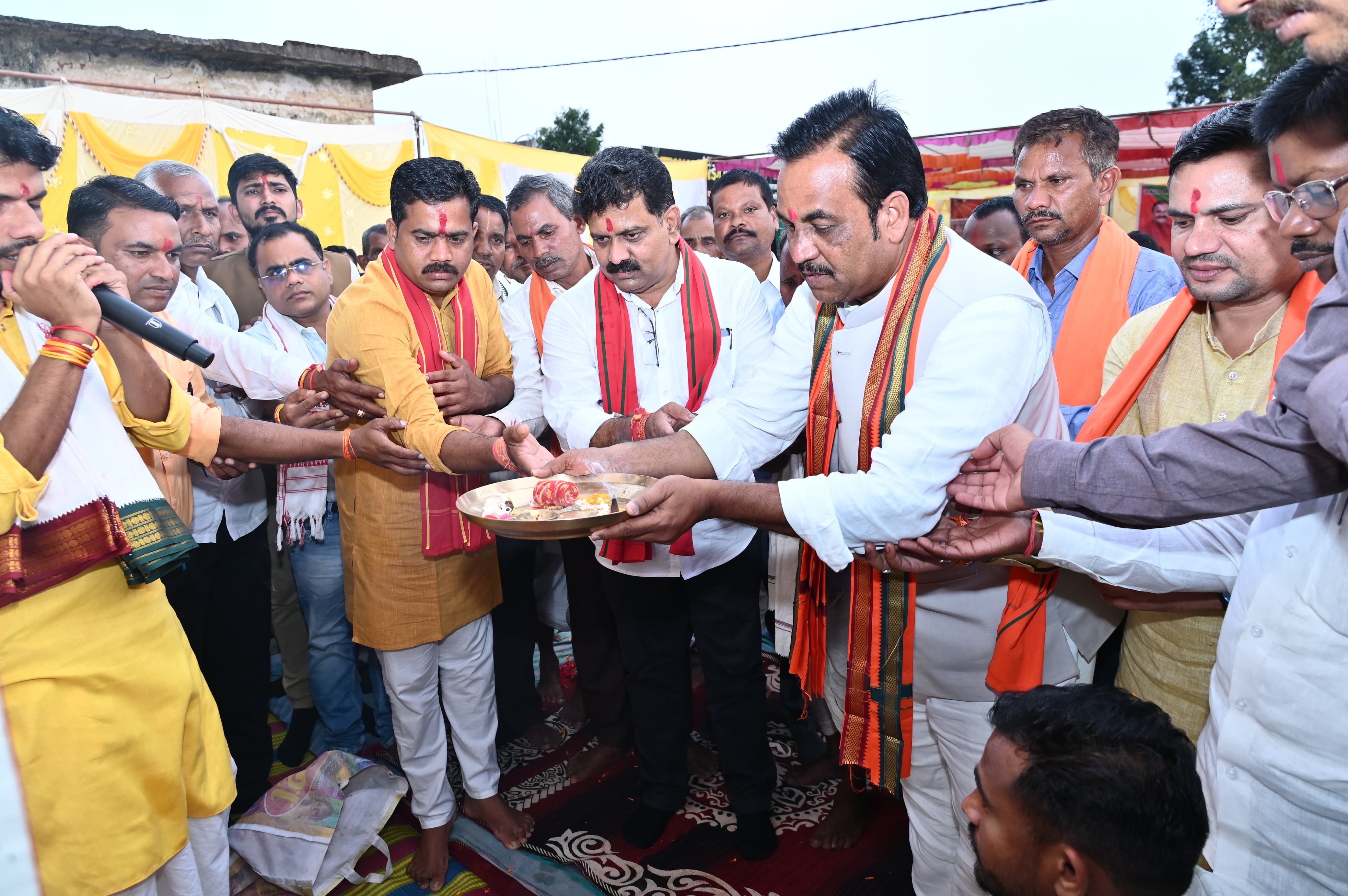 Kaverdha news : उपमुख्यमंत्री श्री विजय शर्मा ने ग्राम खारा में 20 लाख की लागत से बने नवनिर्मित सामुदायिक भवन का किया लोकार्पण