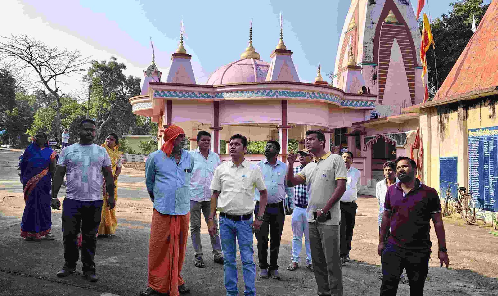 गुरुर ब्लॉक के नारागांव में अधिकारियों का औचक निरीक्षण,
