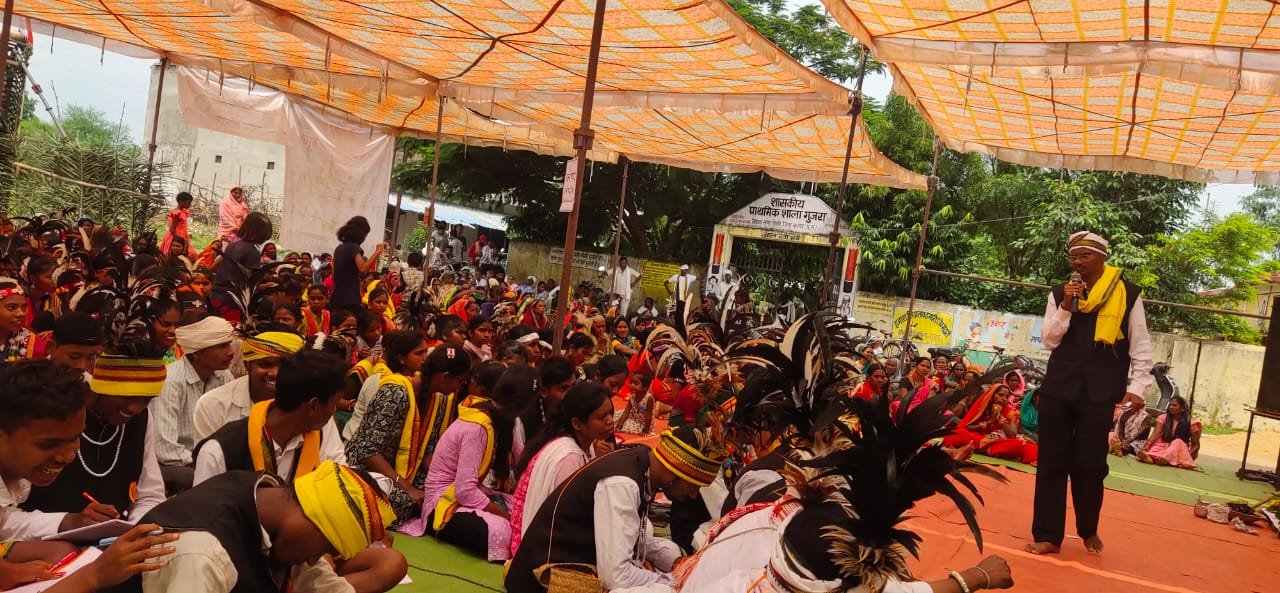 ग्राम गुजरा में एक दिवसीय कोया पुनेम एवं संवैधानिक कार्यशाला