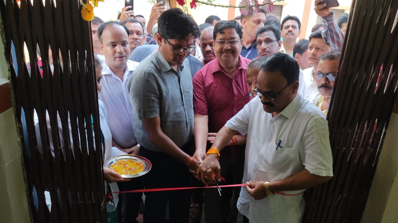ओपी चौधरी ने बरमकेला अस्पताल में 87 लाख लागत से निर्मित 10 बिस्तर आइसोलेशन वार्ड का किया लोकार्पण
