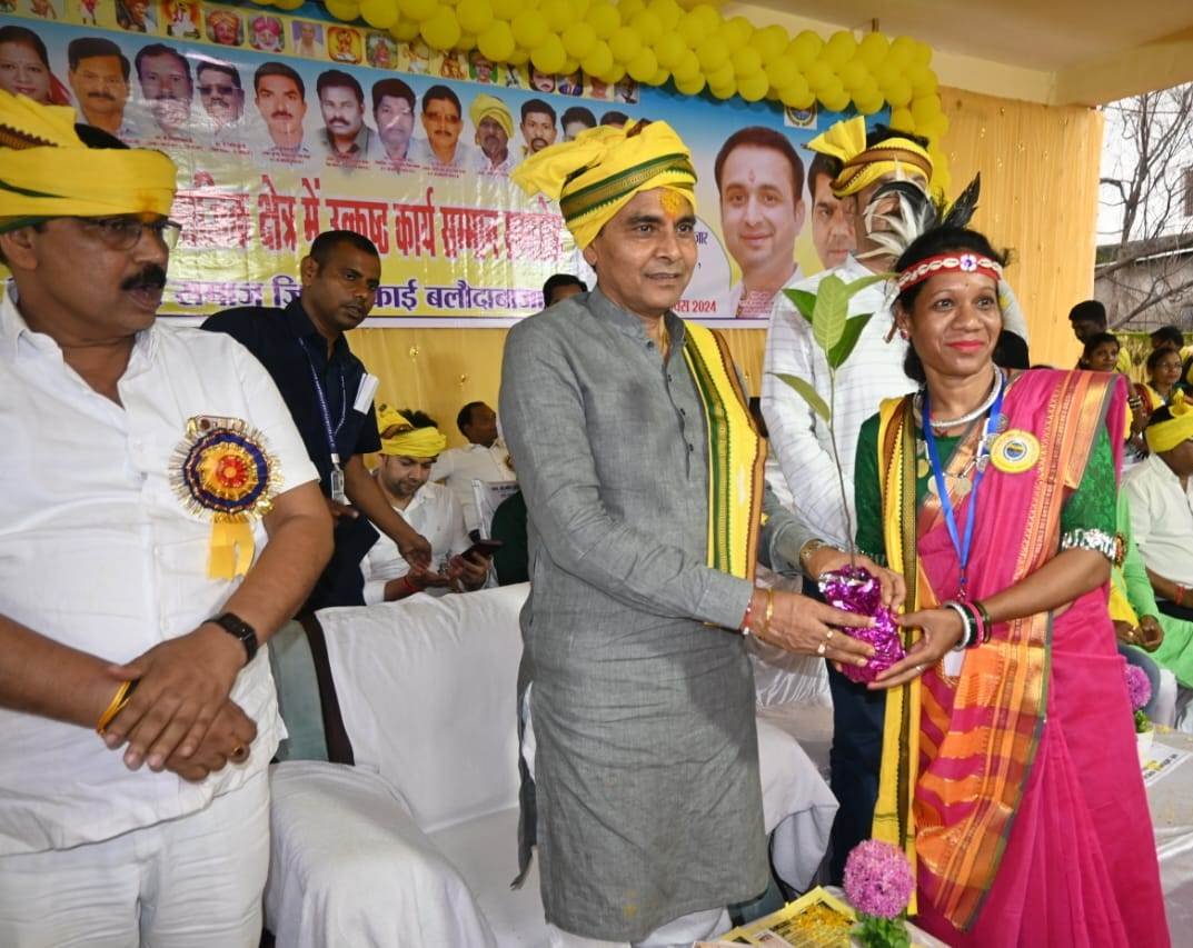 राजस्व मंत्री श्री टंकराम वर्मा आदिवासी महोत्सव में हुए शामिल