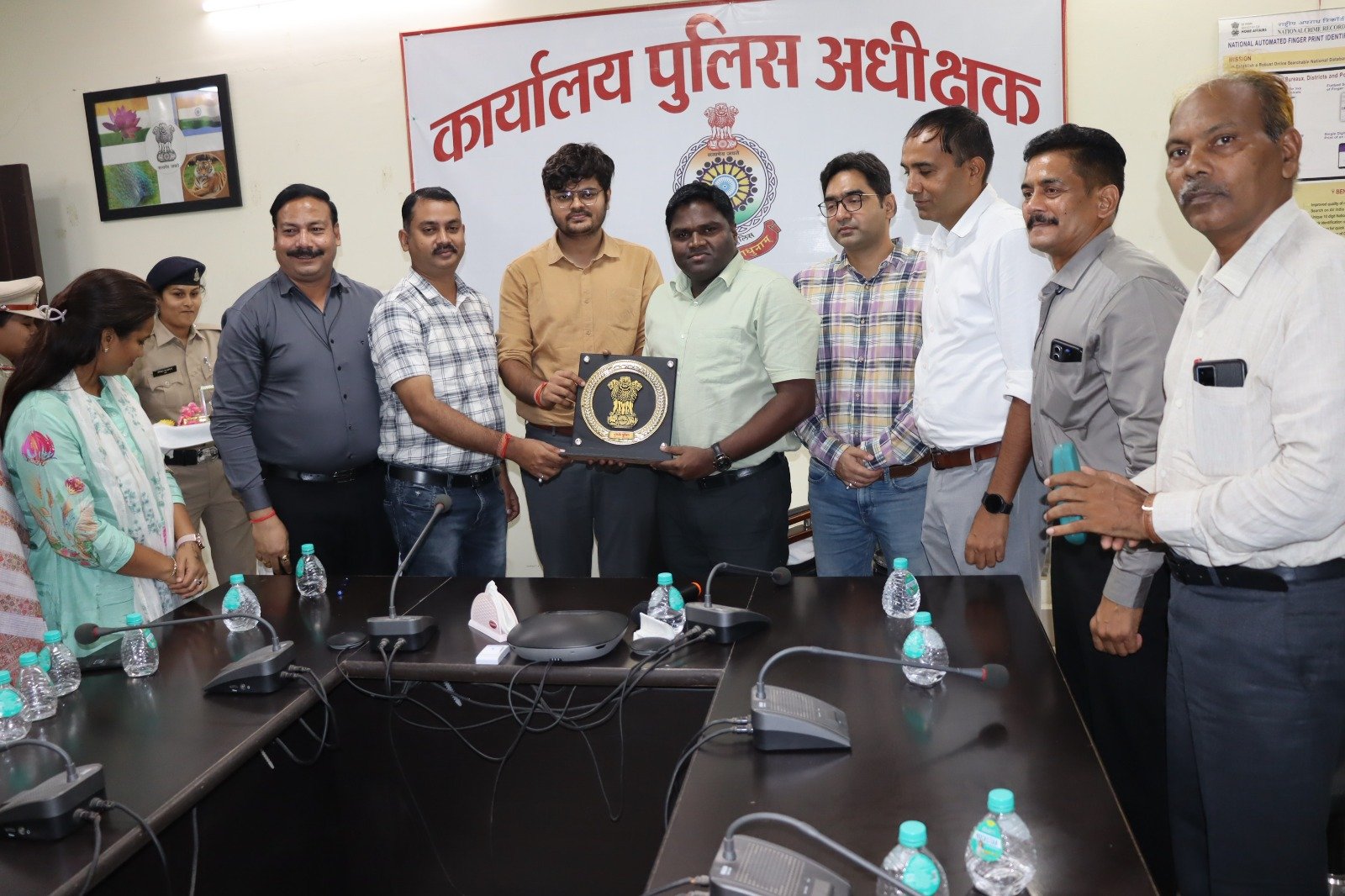 वरिष्ठ पुलिस अधीक्षक श्री जायसवाल का रायपुर स्थांतरण होने पर दी गई विदाई