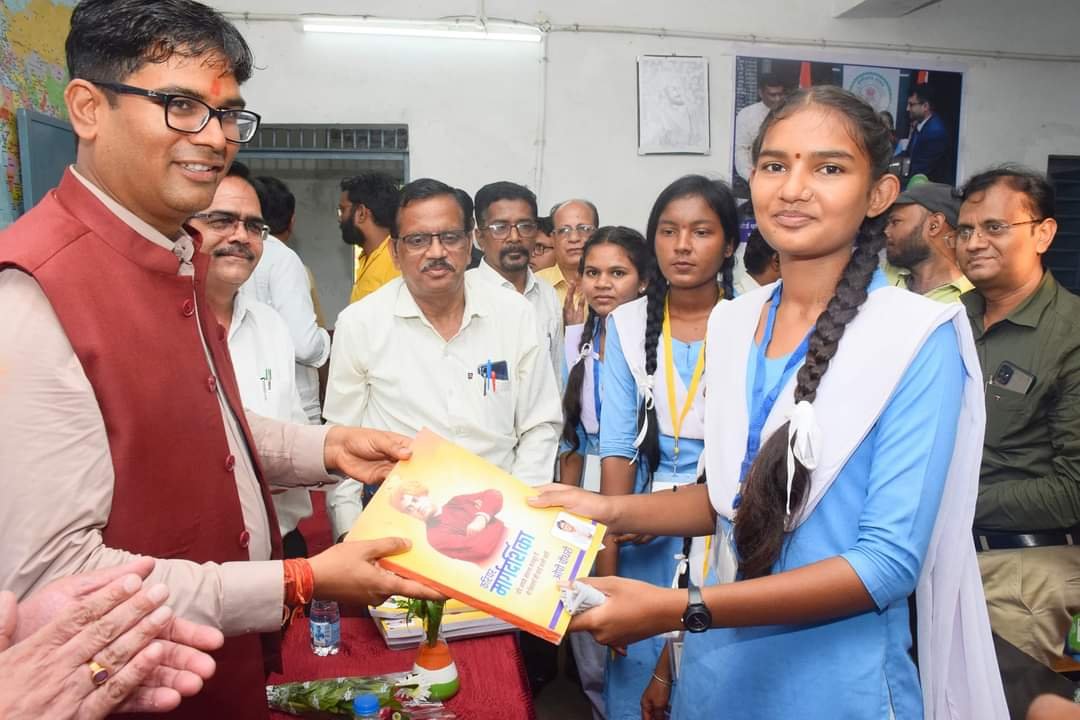 लक्ष्य बनाकर लगातार मेहनत आपकी सफलता का राह प्रशस्त करती है-वित्त मंत्री श्री ओ.पी.चौधरी