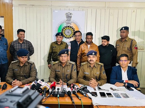 प्रेमिका के साथ दूसरे युवक का बात करना प्रेमी को गुजरा नागवार रच डाली हत्या की साजिश…गोलीकांड के मास्टर माइंड सहित 3 आरोपी गिरफ्तार