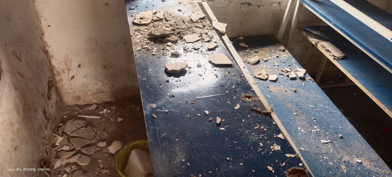 सेजेश स्वामी आत्मानंद इंग्लिश मिडियम स्कूल बालपुर की हालत चिंताजनक, मरम्मत व नवीन भवन निर्माण की माँग तेज
