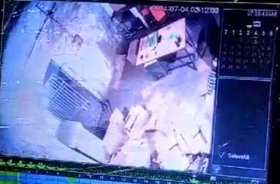 कोरबा में बदमाशों की हौसले बुलंद बदमाश CCTV कैमरे में कैद, दीवार सेंदमार शराब दुकान में चोरी
