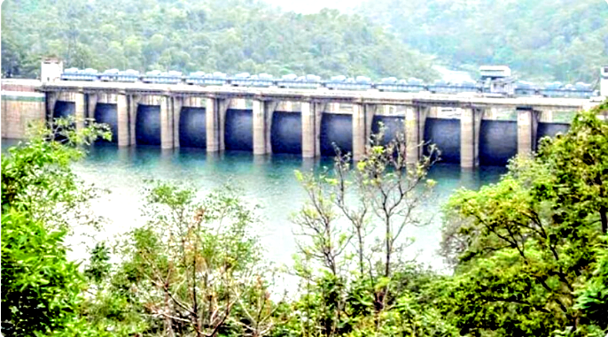 भारी वर्षा से बढने लगा बांगो बांध का जल स्तर