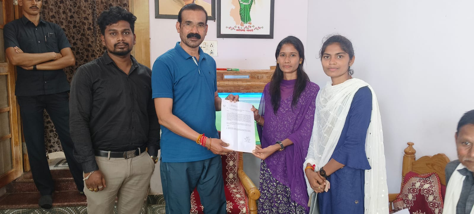 Balod News : आदिवासी छात्रावास के सीट वृद्धि को लेकर विधायक से विधानसभा में बात रखने मांग - नीलिमा श्याम