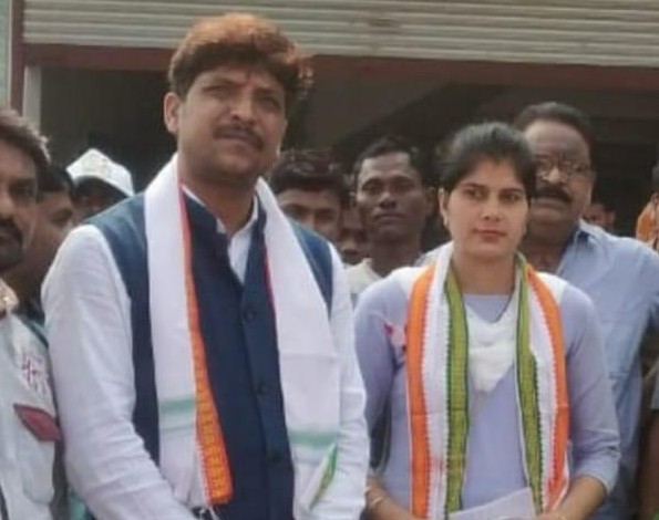 Balod News: बालोद नगर पालिका में सामान्य महिला आरक्षण तय होने के बाद खुर्सी के दौड़ में लगी महिलाएं, प्रियंका चोपड़ा दीप्ती शर्मा और पूर्व नगर पालिका उपाध्यक्ष पद्मनी साहू का नाम महिला प्रत्याशी के रूप में आ रहा सामने।
