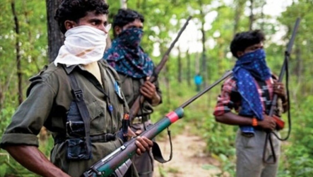 Bastar News :- मुखबिरी के शक  पर दो ग्रामीणों की नक्सलियों में बीते रात निर्ममता से कर दी हत्या