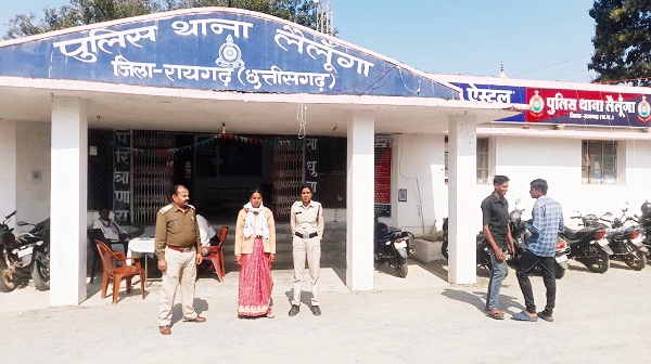 Raigarh News : पति पर पेट्रोल डालकर पत्नी लगा दी आग, महिला ने पहले से रची थी हत्या की  साजिश