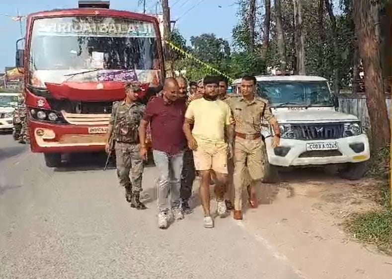 Surajpur news : सूरजपुर  हेड कांस्टेबल की पत्नी और बेटी की हत्या का आरोपी बलरामपुर में बस से पकड़ा गया